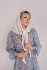 Косынка из кашемира молочного цвета