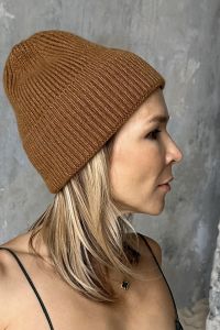 шапка с отворотом цвета кэмел женские шапки кашемир коричневая коричневый